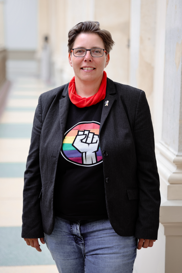 Porträtfoto von Claudia Engelmann, MdA. Foto: Samantha Klug